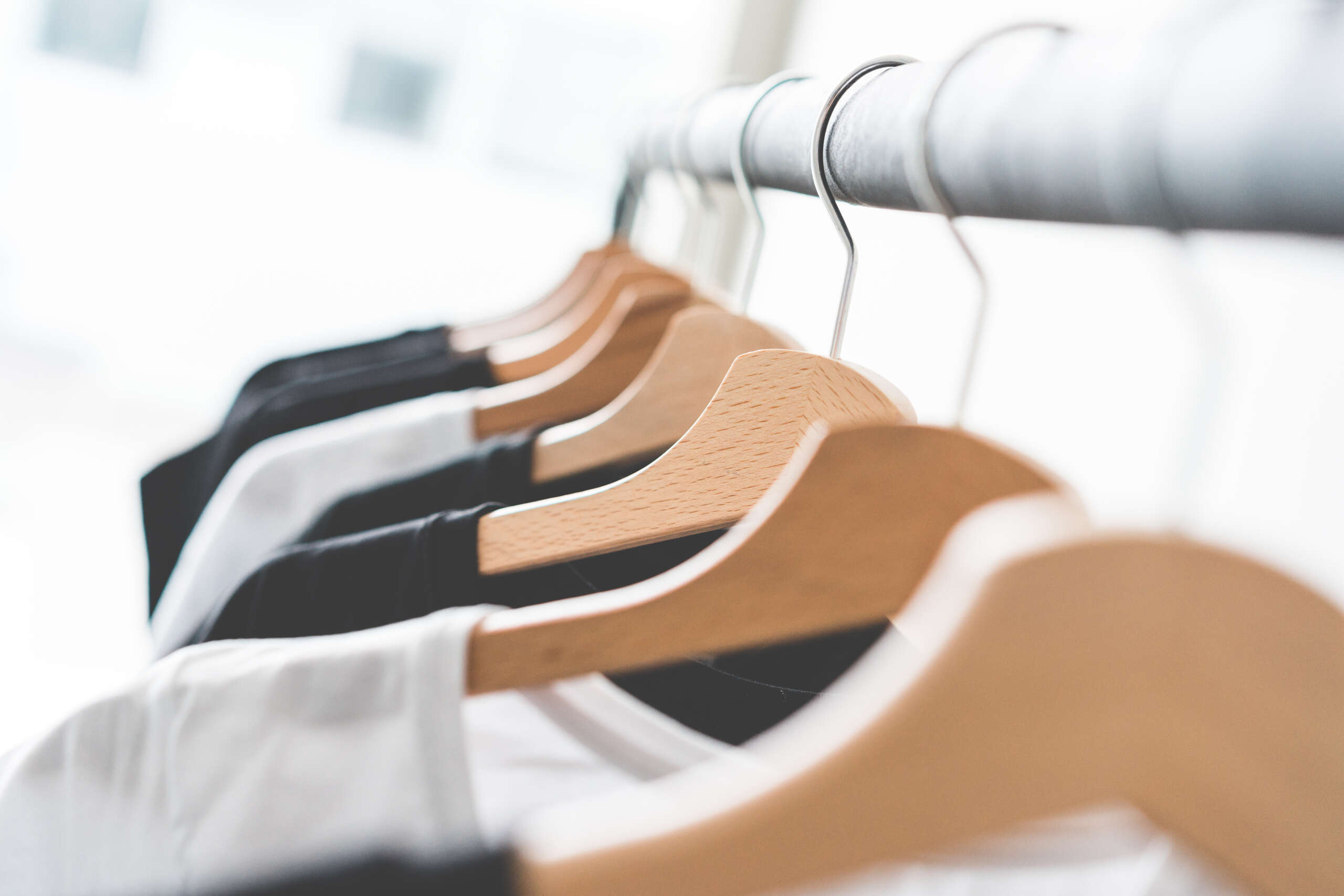 Cambio dell’ armadio: 5 consigli per avere un guardaroba sostenibile